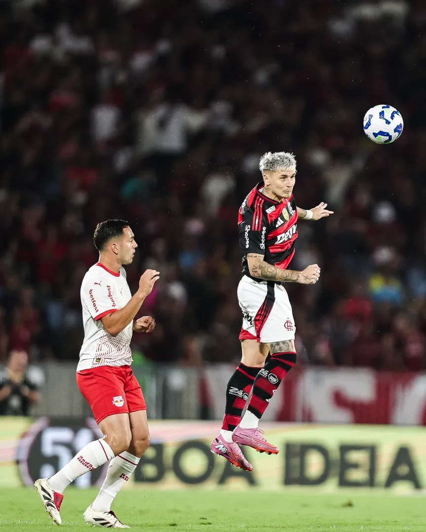Varela em a&ccedil;&atilde;o pelo Flamengo
