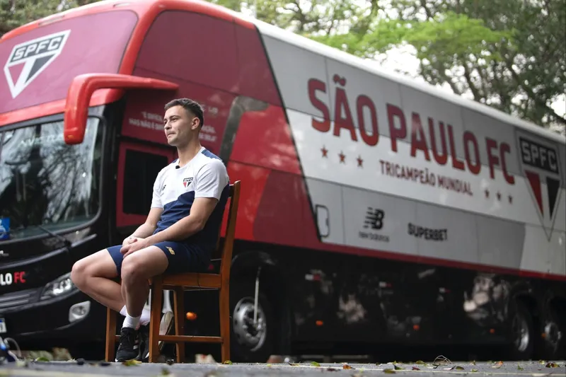 Santiago Longo chega para suprir aus&ecirc;ncias de Pablo Maia e Alisson