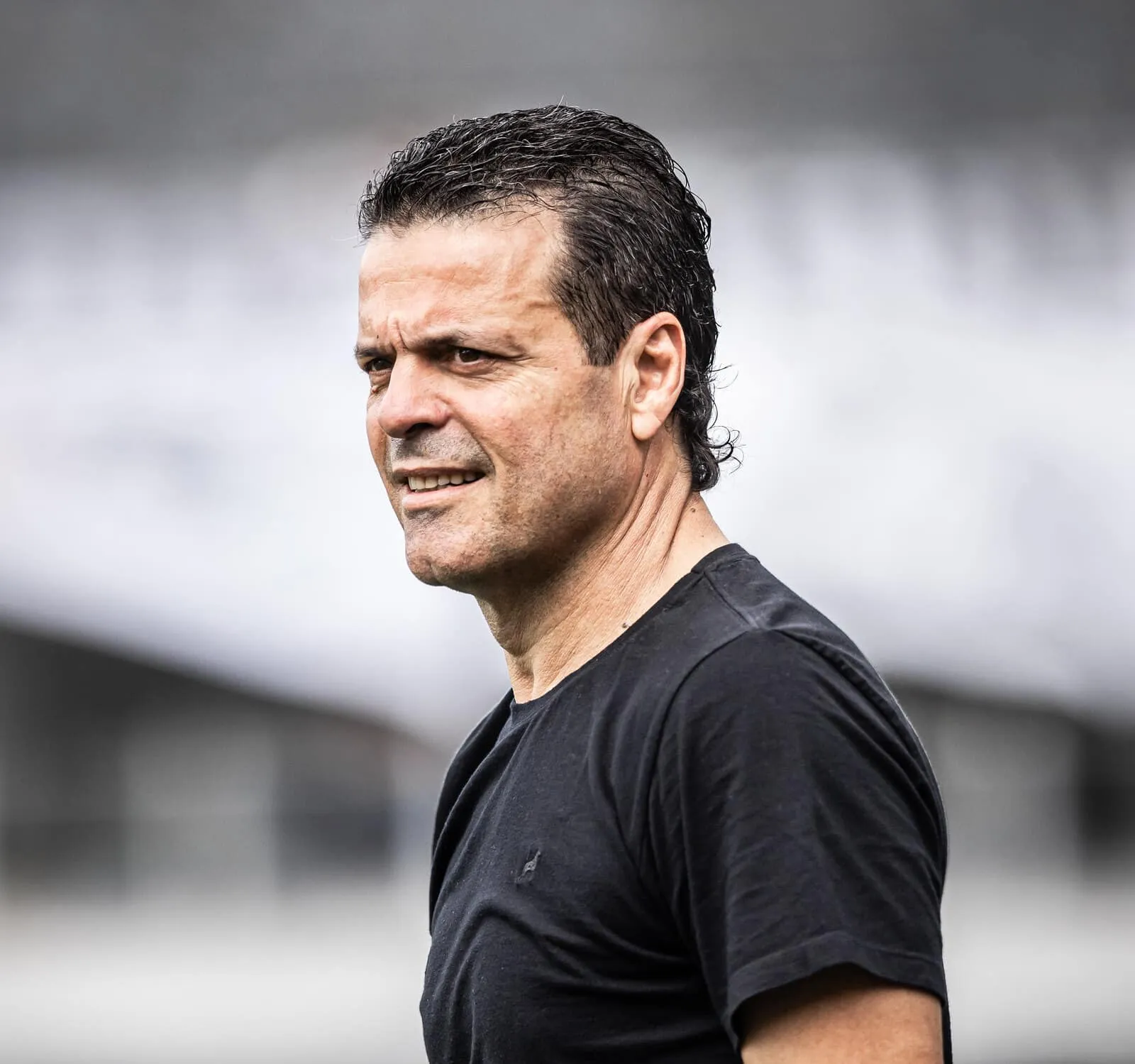 Paulinho McLaren no treino do Santos