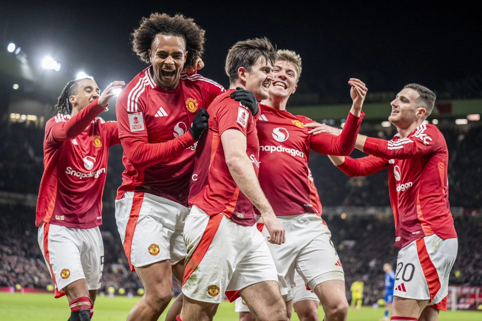 Harry Maguire marcou gol pol&ecirc;mico em classifica&ccedil;&atilde;o do United na Copa da Inglaterra