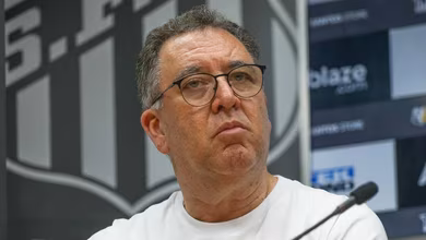 &lsquo;N&atilde;o h&aacute; negocia&ccedil;&otilde;es&rsquo;: Presidente do Santos comenta ass&eacute;dio &agrave; joia do clube no mercado