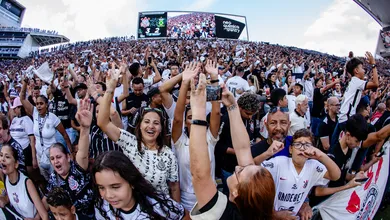 Quanto o torcedor precisaria pagar no ingresso do Brasileir&atilde;o para quitar d&iacute;vida do seu clube?