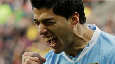 Su&aacute;rez: de &ldquo;mano de Dios&rdquo; a maior goleador da Celeste