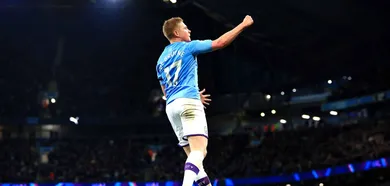 O City levou um tempo para abrir o placar, mas De Bruyne liderou o 100&deg; triunfo de Guardiola na Premier League