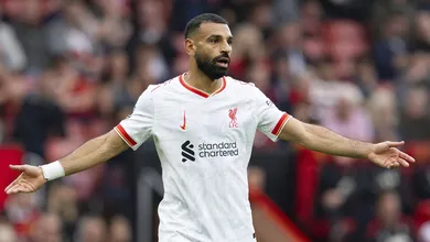 Salah alfineta Manchester United ap&oacute;s goleada e &eacute; sincero sobre futuro no Liverpool