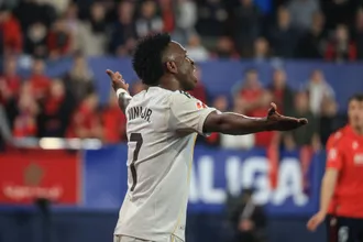 LaLiga abre investiga&ccedil;&atilde;o ap&oacute;s amea&ccedil;as de morte a Vini Jr. em Osasuna x Real Madrid