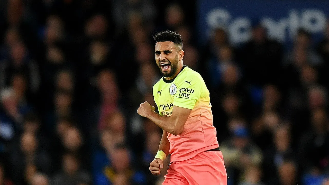 Inspirado por Mahrez e Ederson, City vence jogo duro contra o Everton e evita arrancada do Liverpool