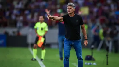 Desequil&iacute;brios do Gr&ecirc;mio em 2023 induzem Renato a discursos viciados