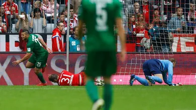 De letra, o Augsburg humilha o Bayern e Guardiola perde tr&ecirc;s seguidas pela primeira vez