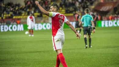 Tigre ao resgate: Falcao sai do banco para definir virada do Monaco em duas faltas