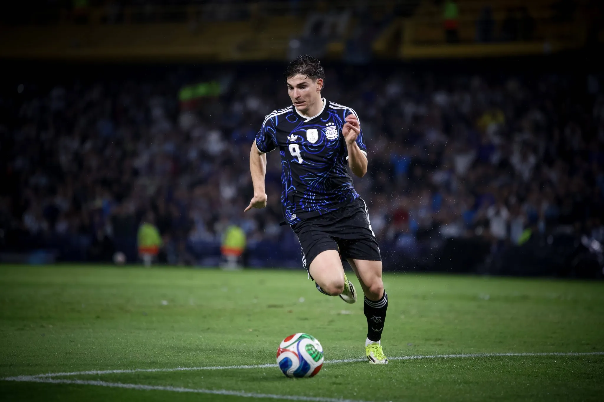 Juli&aacute;n &Aacute;lvarez pela sele&ccedil;&atilde;o argentina