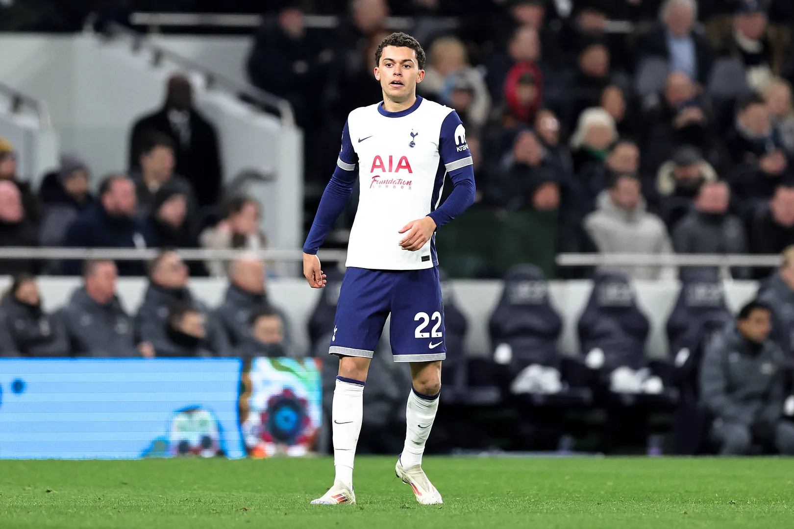 Breenan Johnson marcou dois gols em duas lindas jogadas de Son, em boa vit&oacute;ria dos Spurs na Premier League
