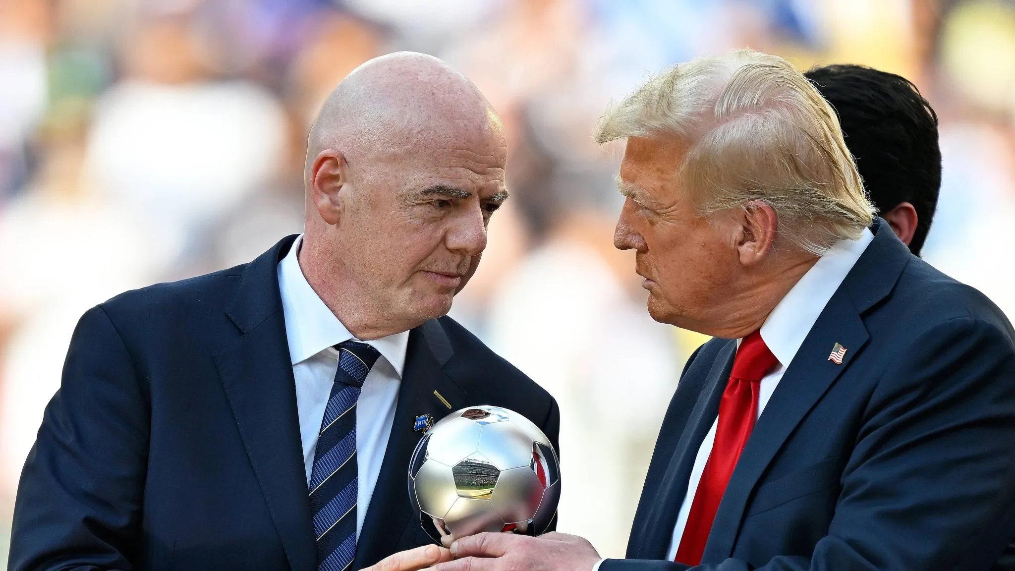 Infantino e Trump conversam ap&oacute;s a final do Mundial de Clubes de 2025 (Foto: IMAGO / Ulrich Hufnagel)