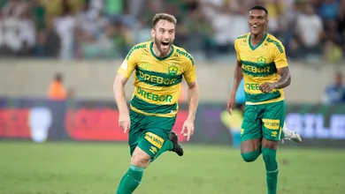 Cuiab&aacute; quebra fase ruim e bate o Fluminense em jogo marcado por muitas faltas