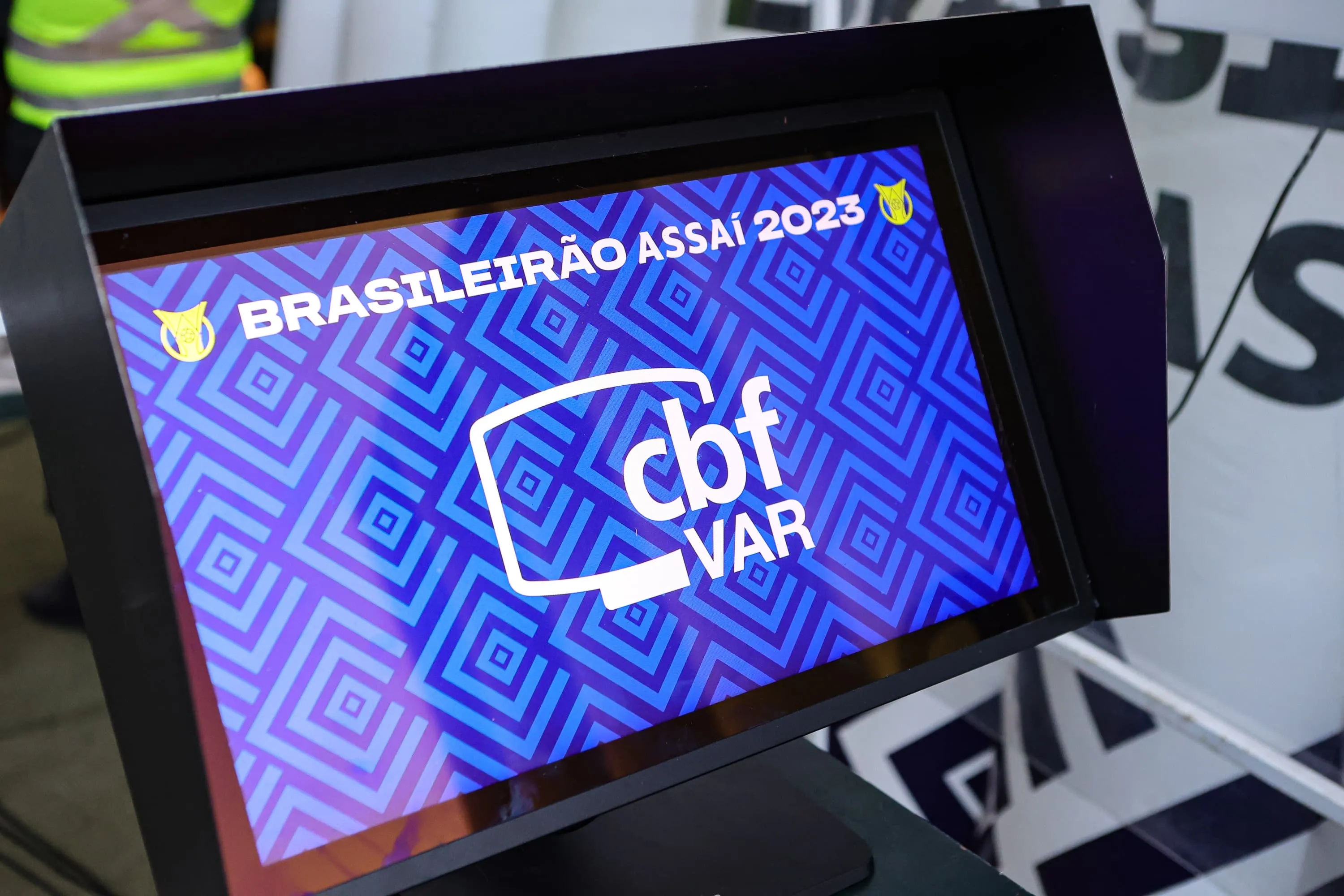 O &aacute;udio do VAR de Corinthians e Gr&ecirc;mio s&oacute; prova como a CBF est&aacute; perdida no pr&oacute;prio&nbsp;personagem