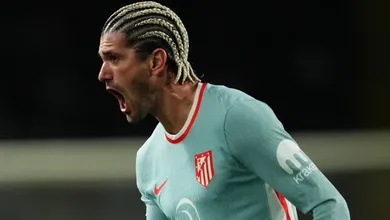 Atl&eacute;tico de Madrid supera 18 anos de trauma para virar e roubar lideran&ccedil;a do Barcelona