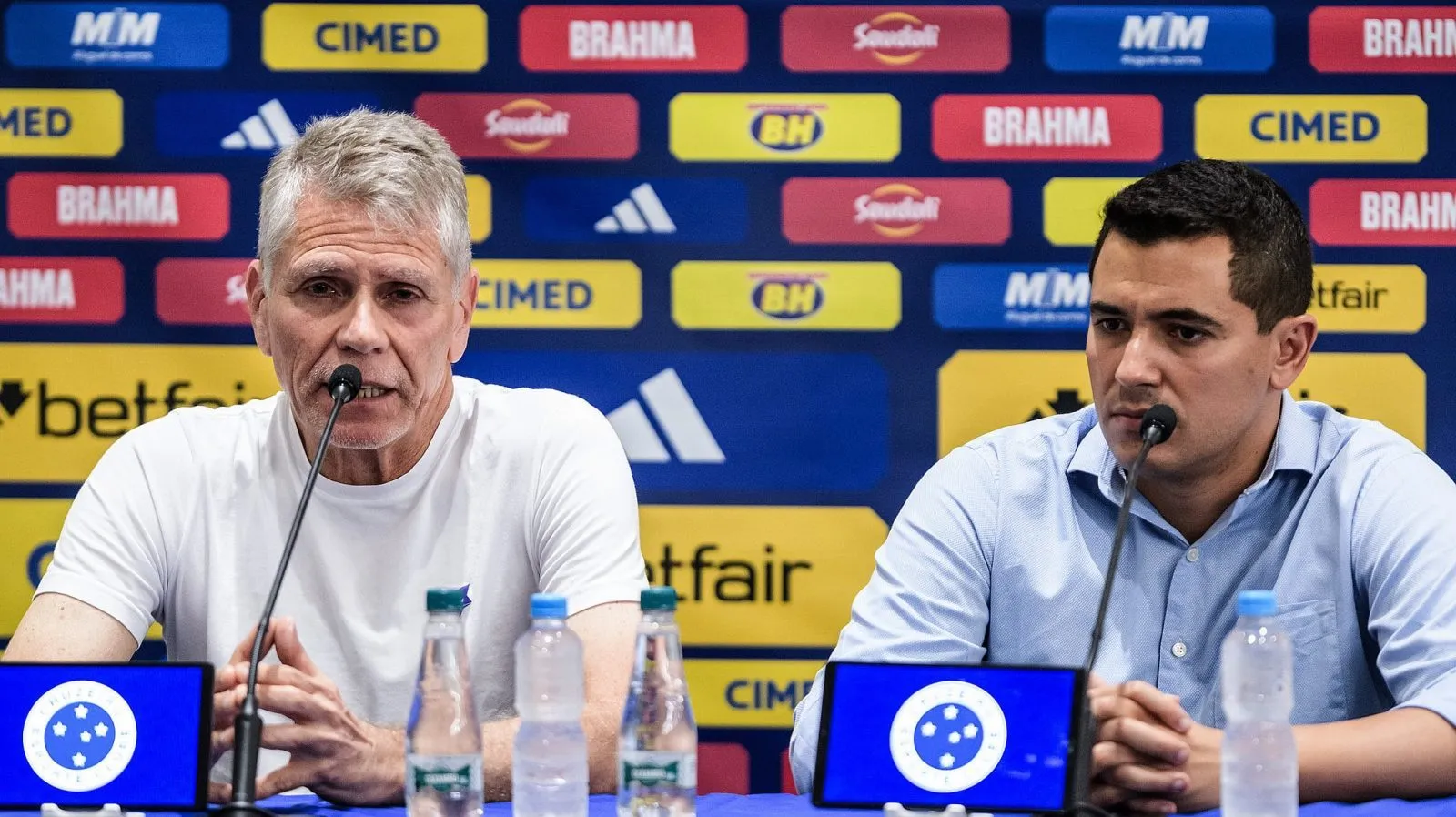 Pedro Martins admite erros no Cruzeiro e critica entrega dos jogadores