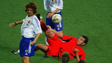 Coreia e Jap&atilde;o, 15 anos: Wilmots fez um gola&ccedil;o de bicicleta na estreia da B&eacute;lgica