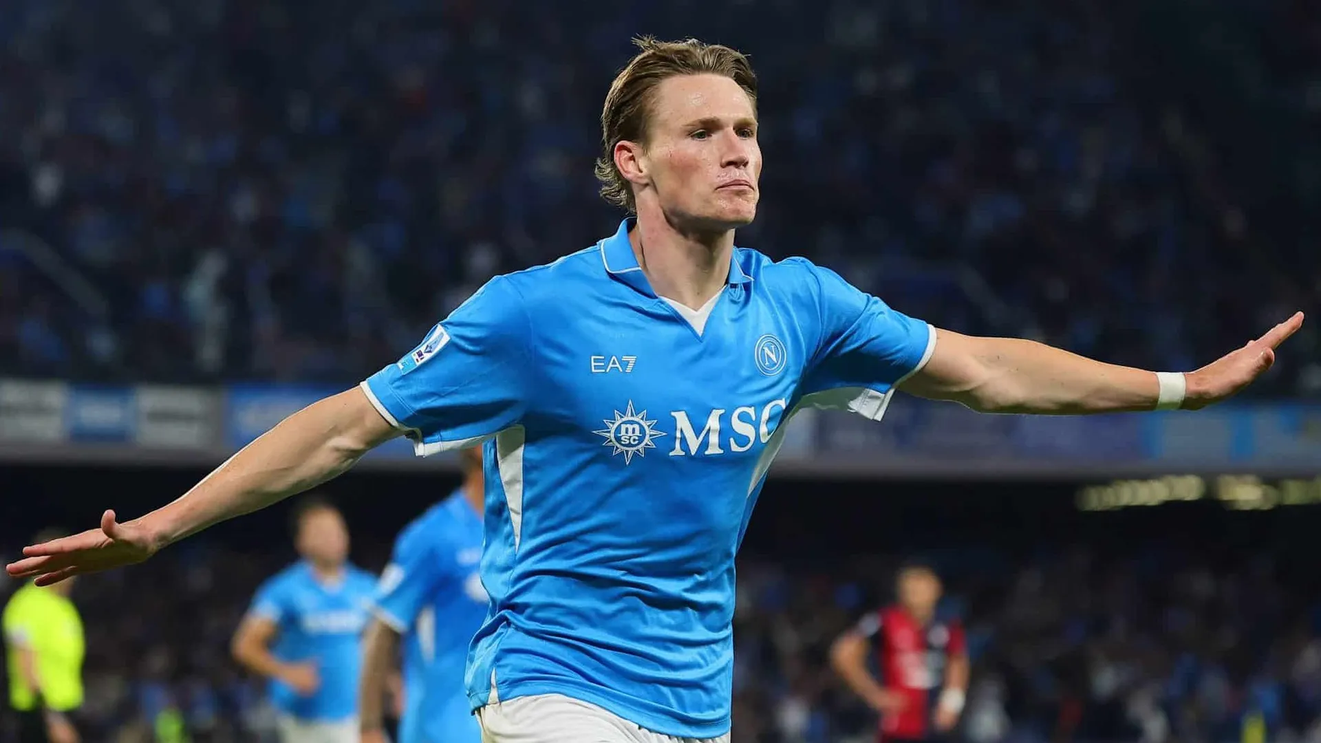 McTominay celebra gol pelo Napoli