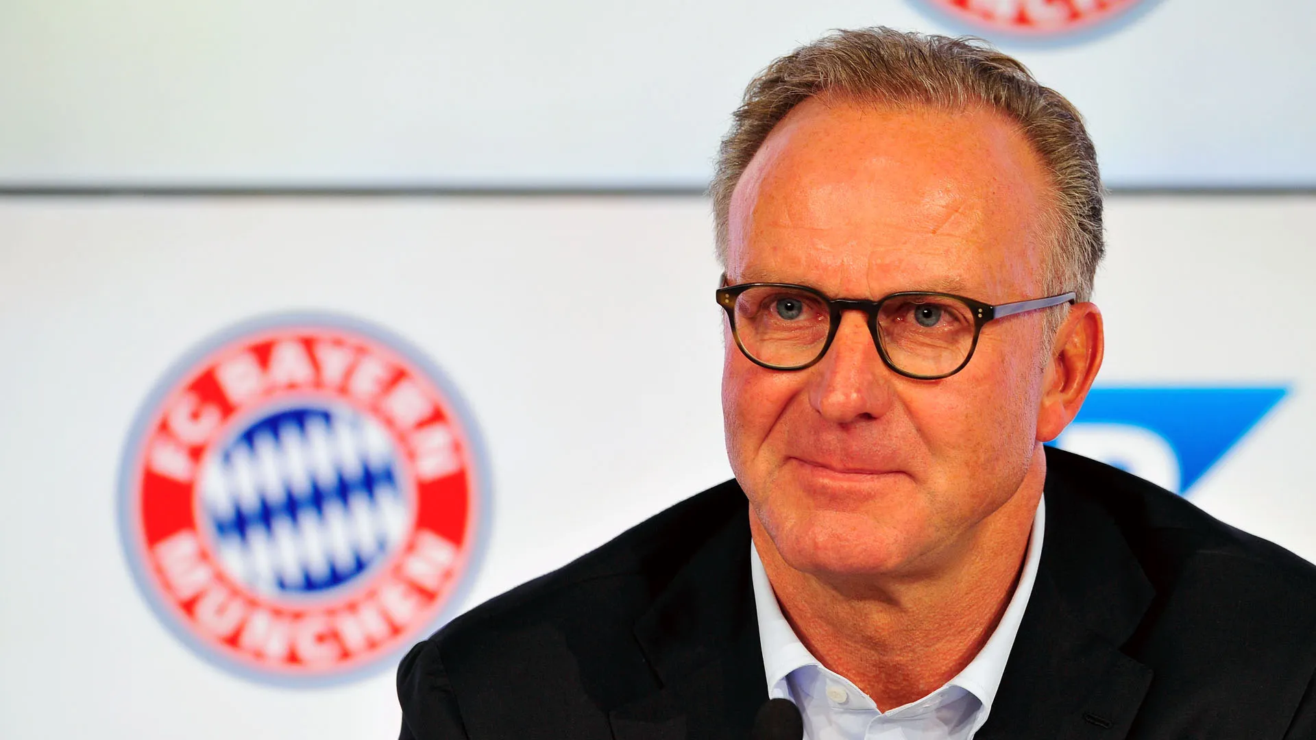 Rummenigge, chefe-executivo do Bayern: &ldquo;O problema do Florentino P&eacute;rez se chama Premier League&rdquo;