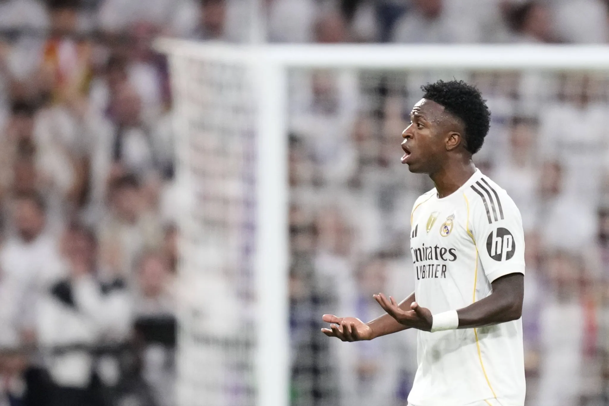 &lsquo;Sem precedentes&rsquo;: A rea&ccedil;&atilde;o da imprensa espanhola &agrave; explos&atilde;o de Vini Jr no Real Madrid