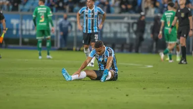 Vaias e apreens&atilde;o: Gr&ecirc;mio segue flerte com o rebaixamento em empate contra o Juventude