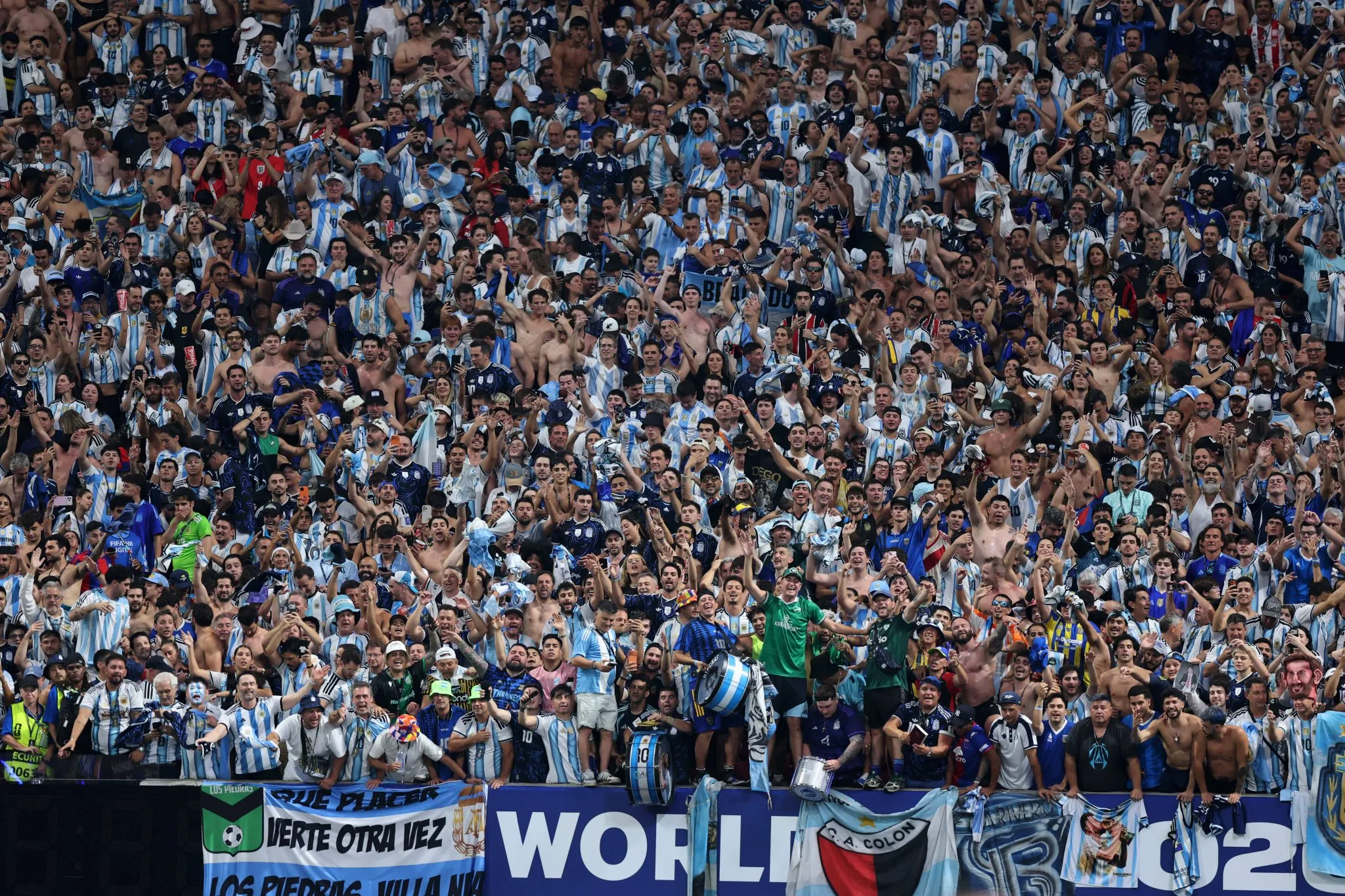 Torcida da Argentina comemora classifica&ccedil;&atilde;o para a final da Copa do Mundo de 2026 (Foto: IMAGO / Xinhua)