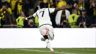 Melhor do mundo? Vini Jr. marca, Real Madrid castiga Borussia e &eacute; campe&atilde;o da Champions