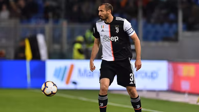 Chiellini sobre mestrado: &ldquo;Quando tive algum tempo livre, pensei: por que ficar s&oacute; no Playstation?&rdquo;