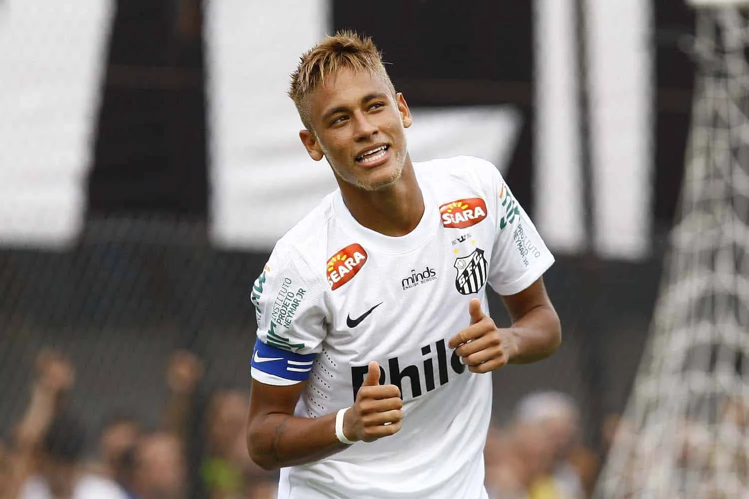 Neymar comemora contra o S&atilde;o Paulo