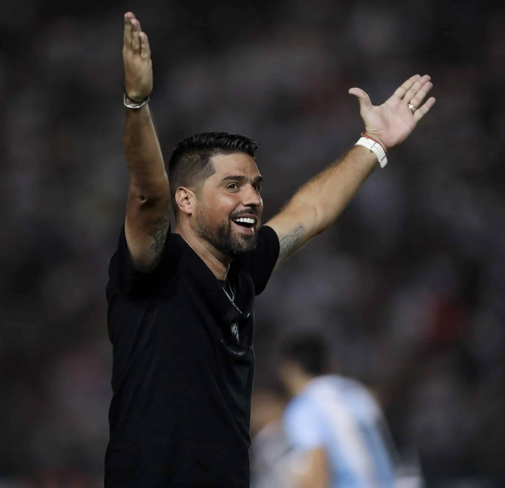 Como Ant&oacute;nio Oliveira tem aproveitado intertemporada for&ccedil;ada do Corinthians?