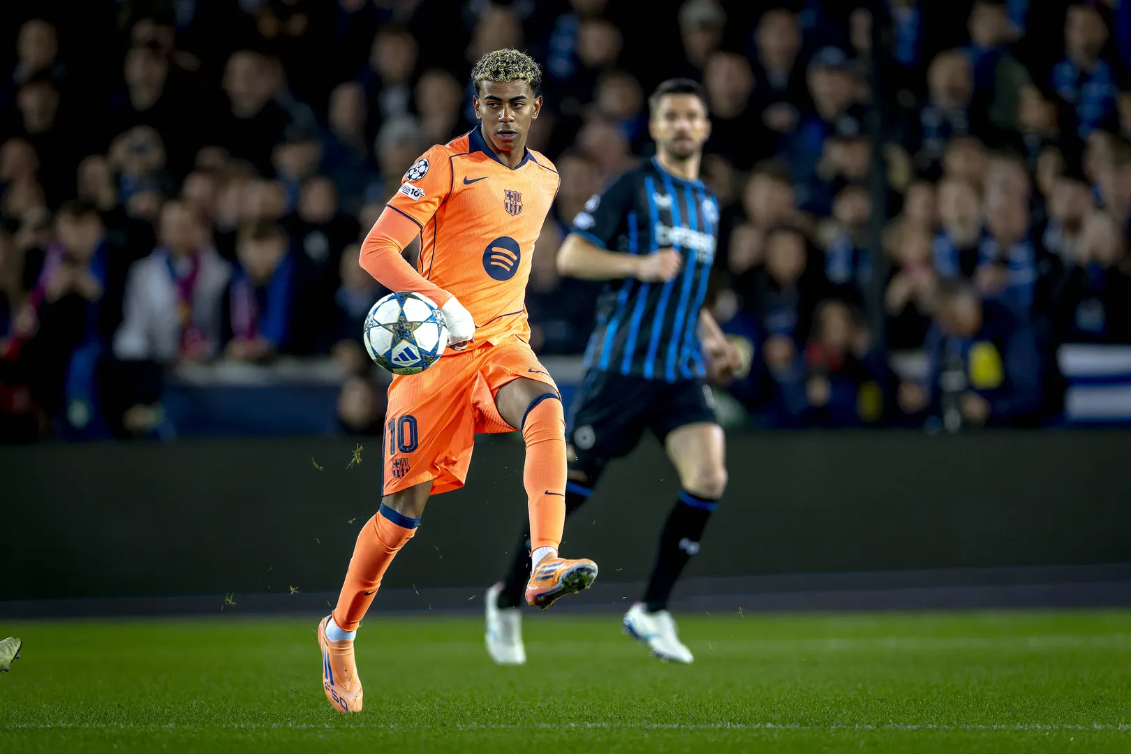 Lamine Yamal em a&ccedil;&atilde;o pelo Barcelona
