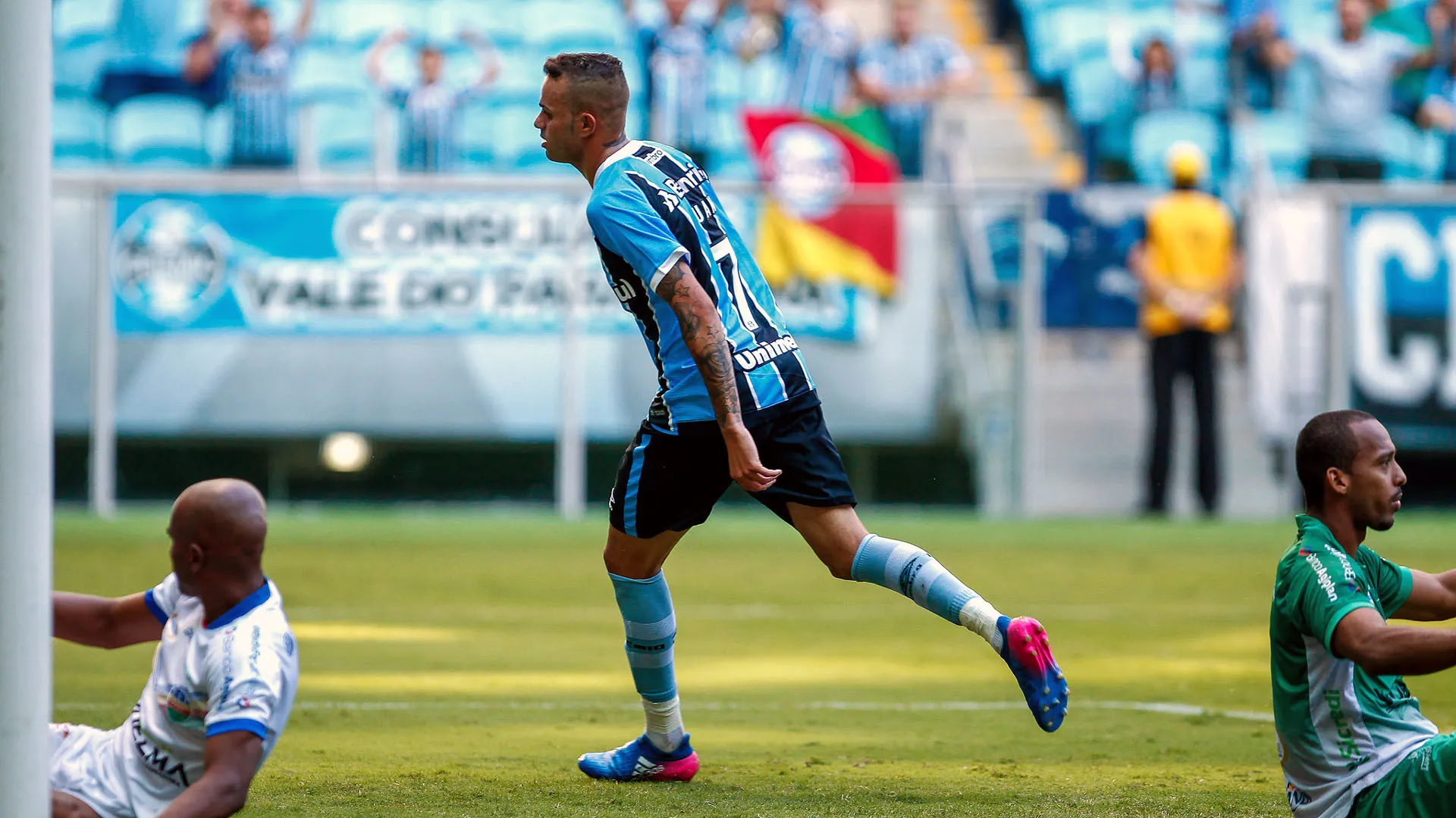 Luan, um dos destaques do Gr&ecirc;mio (foto: divulga&ccedil;&atilde;o)