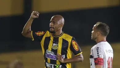 Mesmo com tr&ecirc;s expulsos, l&iacute;der da S&eacute;rie B vence e amplia distancia para o Santos