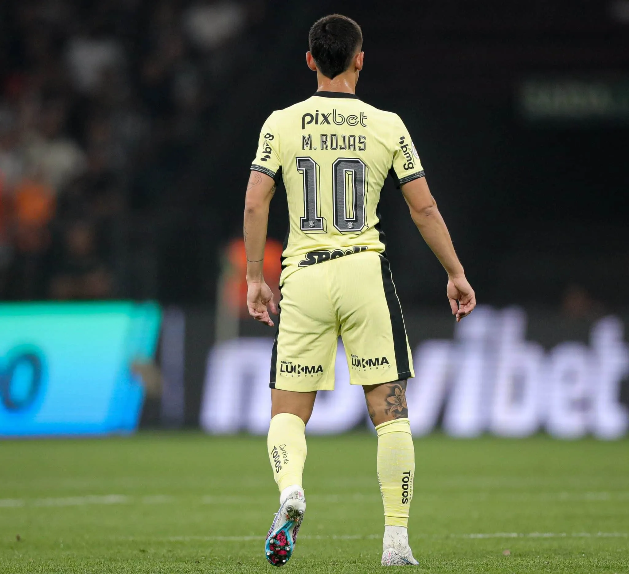 O que uma poss&iacute;vel sa&iacute;da de Mat&iacute;as Rojas por falta de pagamento pode causar no Corinthians?