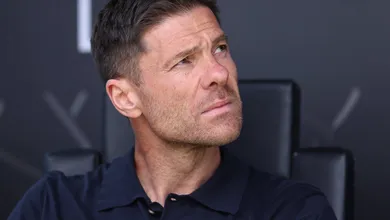 Expuls&atilde;o, &lsquo;ol&eacute;&rsquo; e mais: Xabi Alonso j&aacute; tem 1&ordf; vit&oacute;ria com selo Real Madrid para chamar de sua