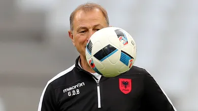 Que Big Sam que nada: t&eacute;cnico da Alb&acirc;nia se candidata a treinar sele&ccedil;&atilde;o inglesa