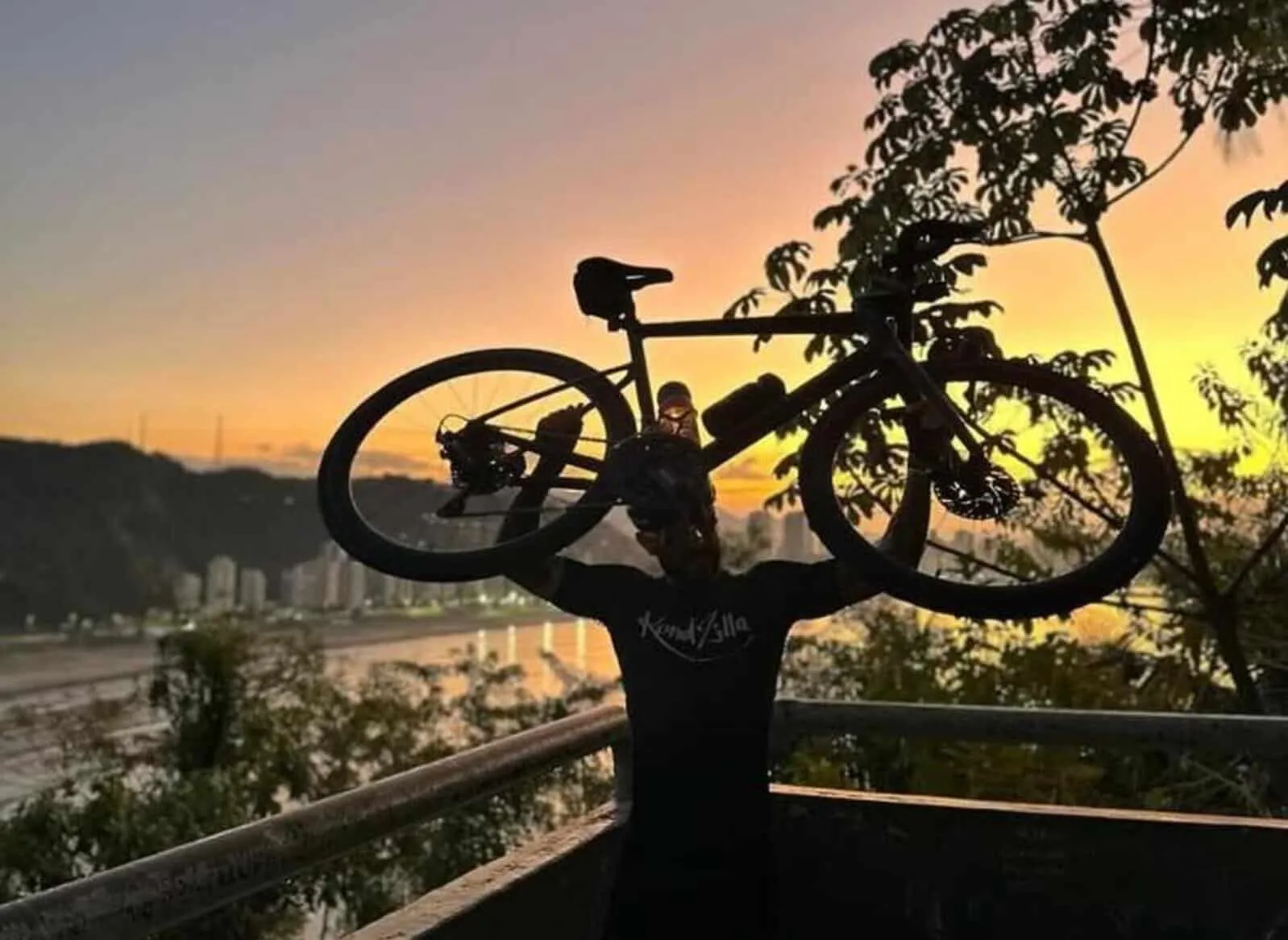Perto do Santos, J&uacute;nior Cai&ccedil;ara diz que ciclismo ajudou na recupera&ccedil;&atilde;o de les&atilde;o