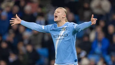 Por que Haaland &eacute; o centroavante perfeito para jogar nos limites do VAR?