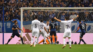 As defesas contribu&iacute;ram, mas Jap&atilde;o x Uruguai foi um festival de gols: 4&times;3 para os Samurais Azuis