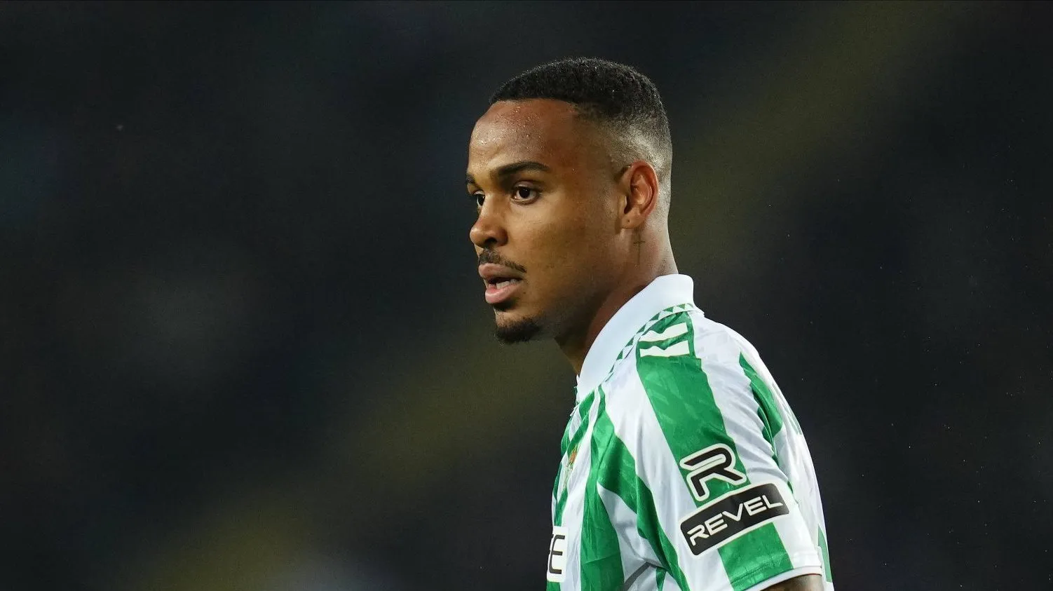 Barcelona mira brasileiro de R$ 200 milh&otilde;es para suprir car&ecirc;ncia espec&iacute;fica na defesa