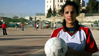 Mulher, &aacute;rabe e crist&atilde;: ela fundou uma sele&ccedil;&atilde;o para poder jogar futebol