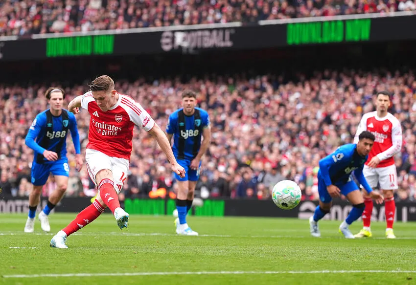 Gyokeres, atacante de Arsenal, marca de p&ecirc;nalti
