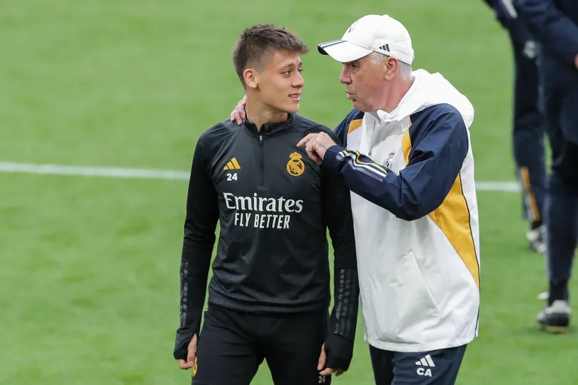 Carlo Ancelotti demonstra confian&ccedil;a em G&uuml;ler, mas precisa convencer o turco a permanecer no Real Madrid. Foto: Icon Sport