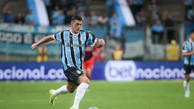 Problemas musculares viram drama no Gr&ecirc;mio, e Pav&oacute;n &eacute; a nova v&iacute;tima