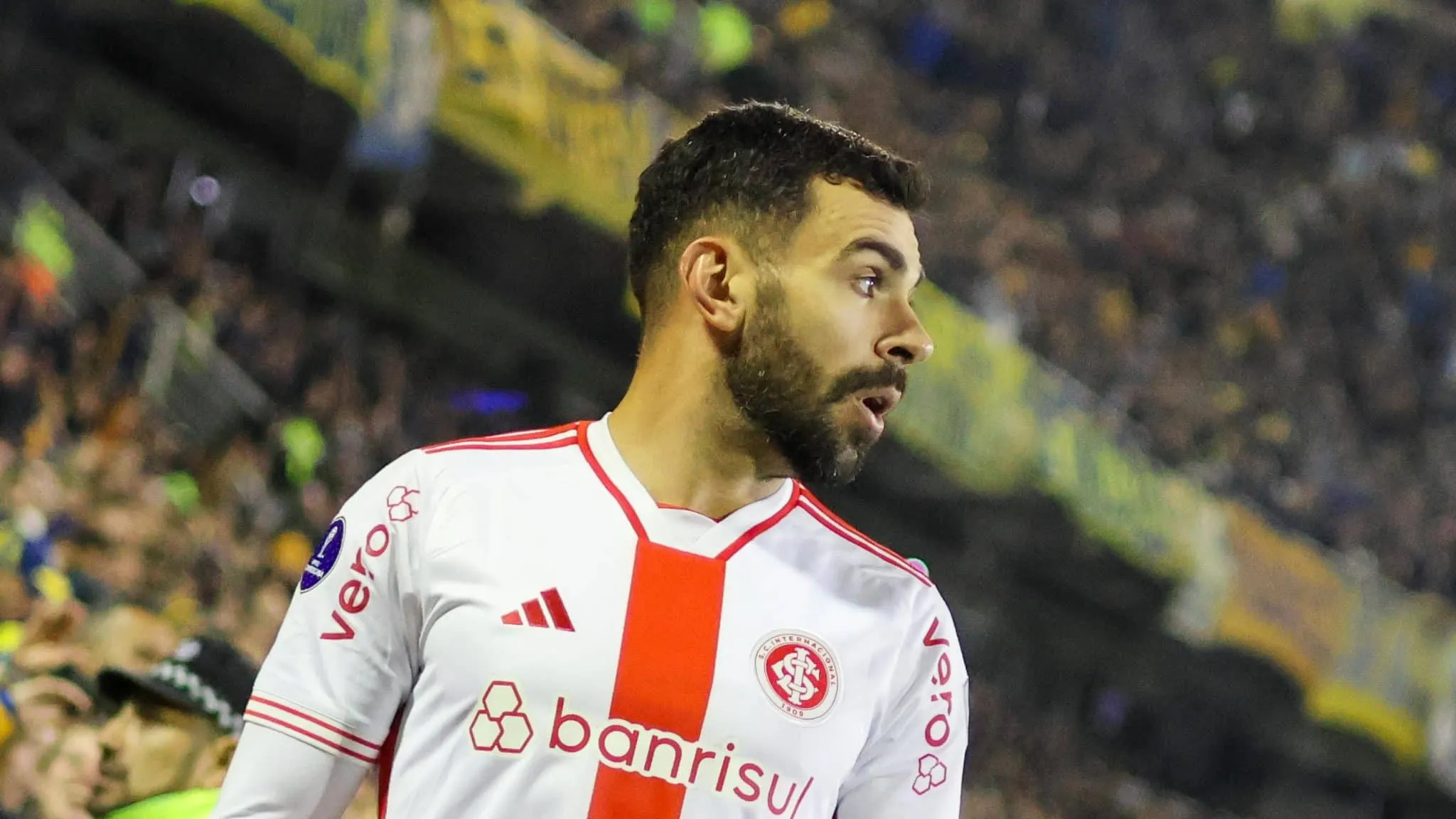 Bruno Henrique pode ratificar impressionante estat&iacute;stica com sa&iacute;da de Ar&aacute;nguiz do Inter