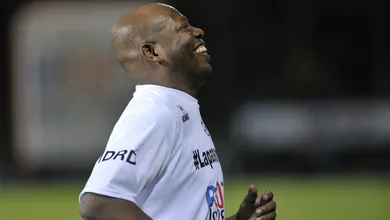 Asprilla: &ldquo;Hoje eu custaria o mesmo que Neymar: &euro; 200 milh&otilde;es&rdquo;