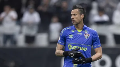 F&aacute;bio negocia renova&ccedil;&atilde;o no Fluminense mesmo com sondagem do Cruzeiro