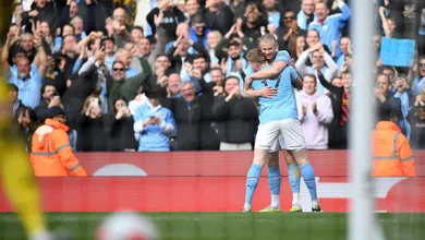 Manchester City resolveu o jogo com o Leicester em 25 minutos e se poupou para a Champions no resto do tempo