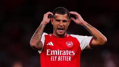 Regra da Premier League limita mercado do Arsenal ap&oacute;s chegada de Bruno Guimar&atilde;es